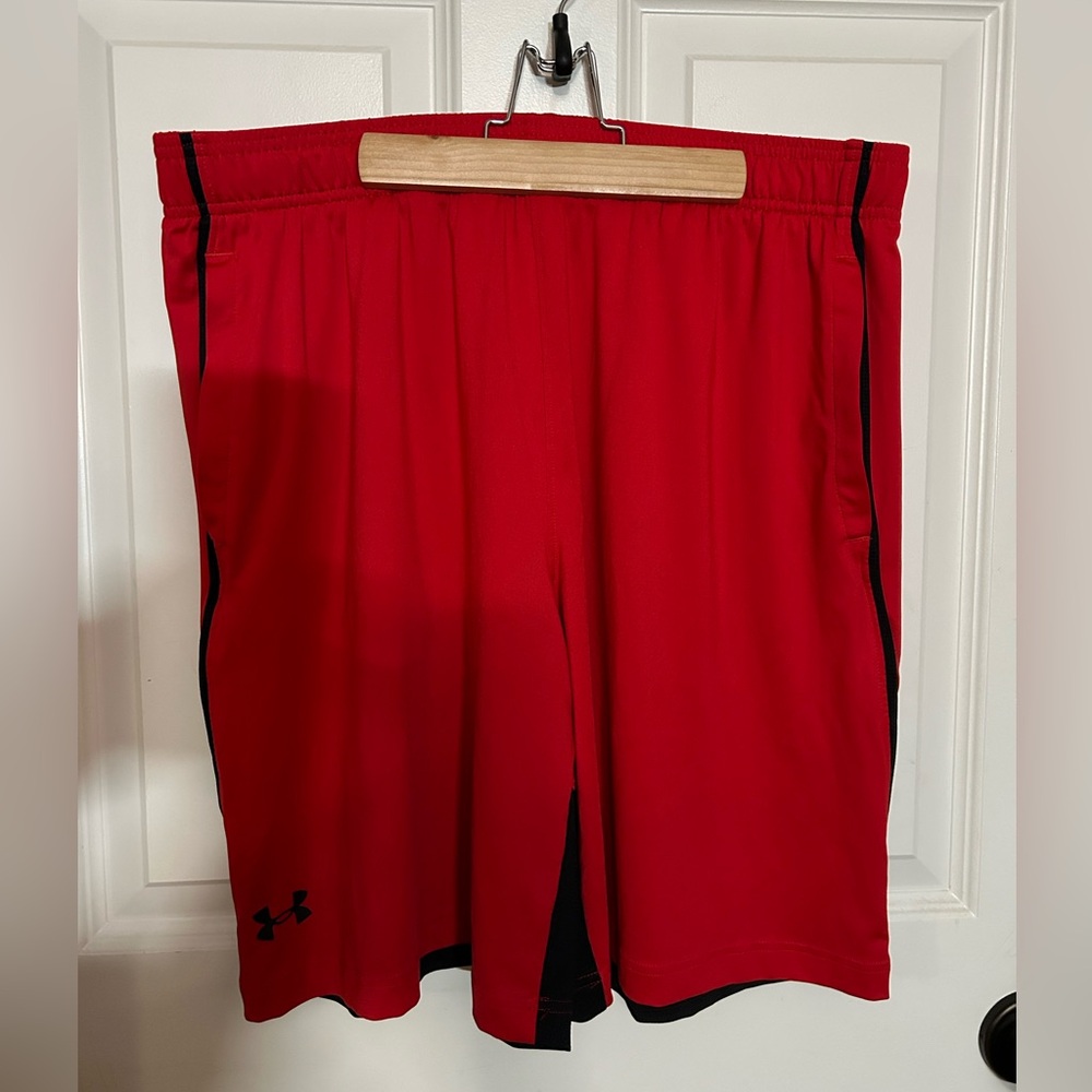 NWOT Men’s Under Armour shorts size XL